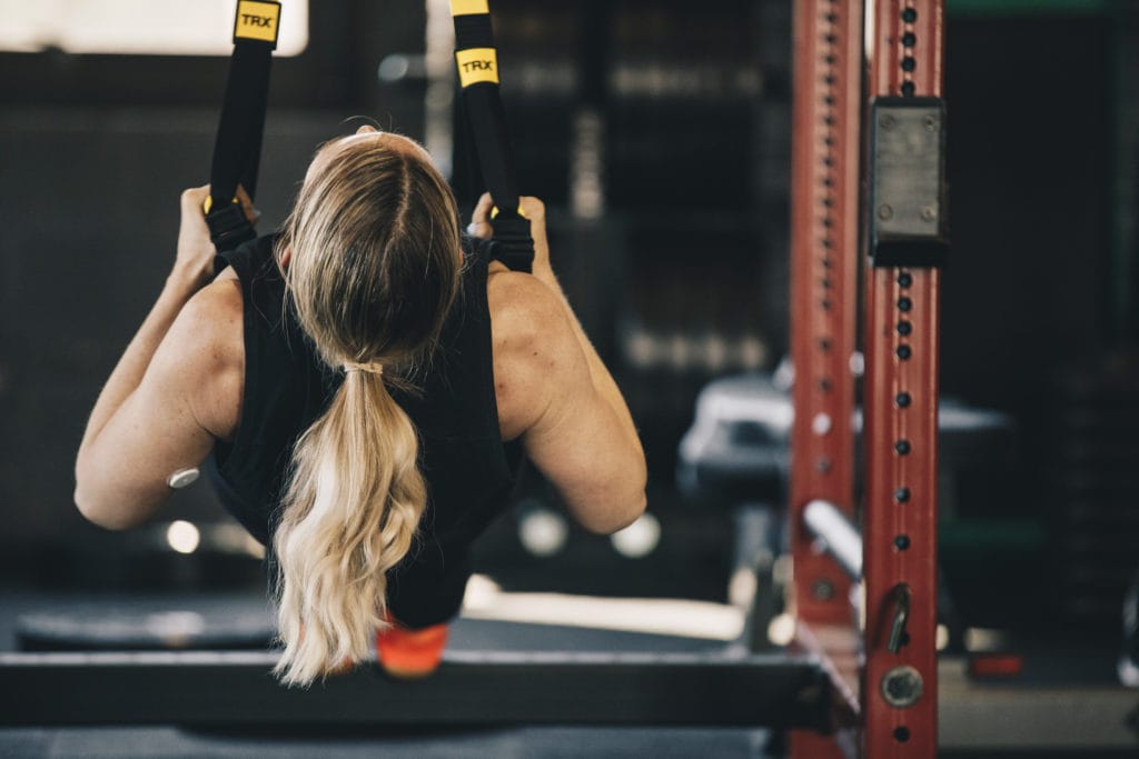 What’s Better: Group Fitness Classes or Personal Training? 1 workout class woman